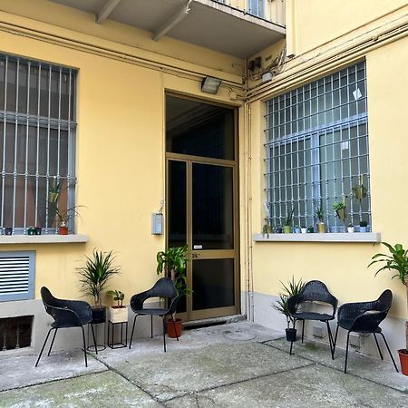 Regina Milano In Porta Romana 2 - Sky Tv, Wifi E Breakfast Box Apartment Luaran gambar