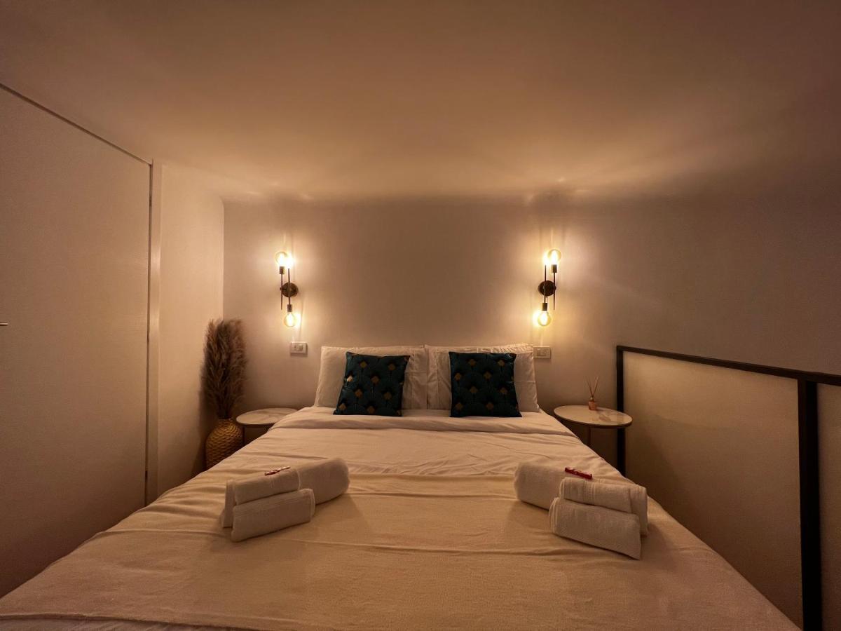 Regina Milano In Porta Romana 2 - Sky Tv, Wifi E Breakfast Box Apartment Luaran gambar