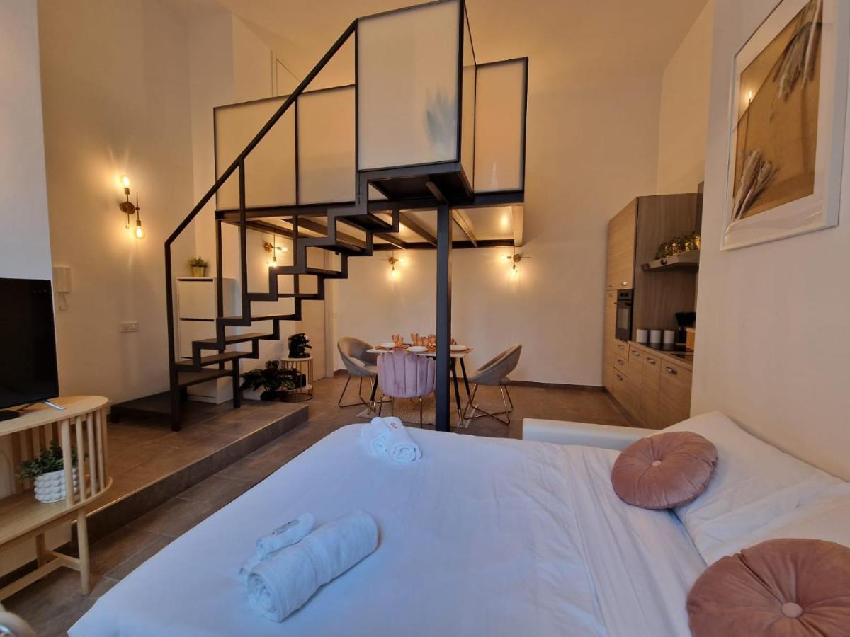 Regina Milano In Porta Romana 2 - Sky Tv, Wifi E Breakfast Box Apartment Luaran gambar