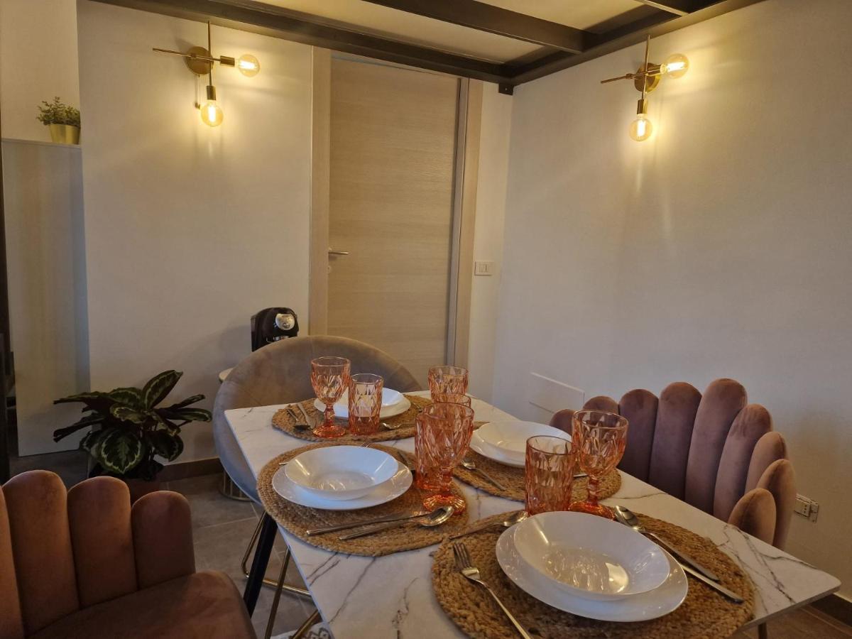 Regina Milano In Porta Romana 2 - Sky Tv, Wifi E Breakfast Box Apartment Luaran gambar