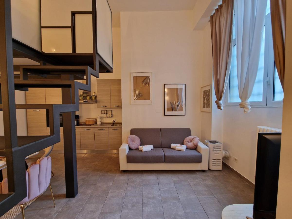 Regina Milano In Porta Romana 2 - Sky Tv, Wifi E Breakfast Box Apartment Luaran gambar