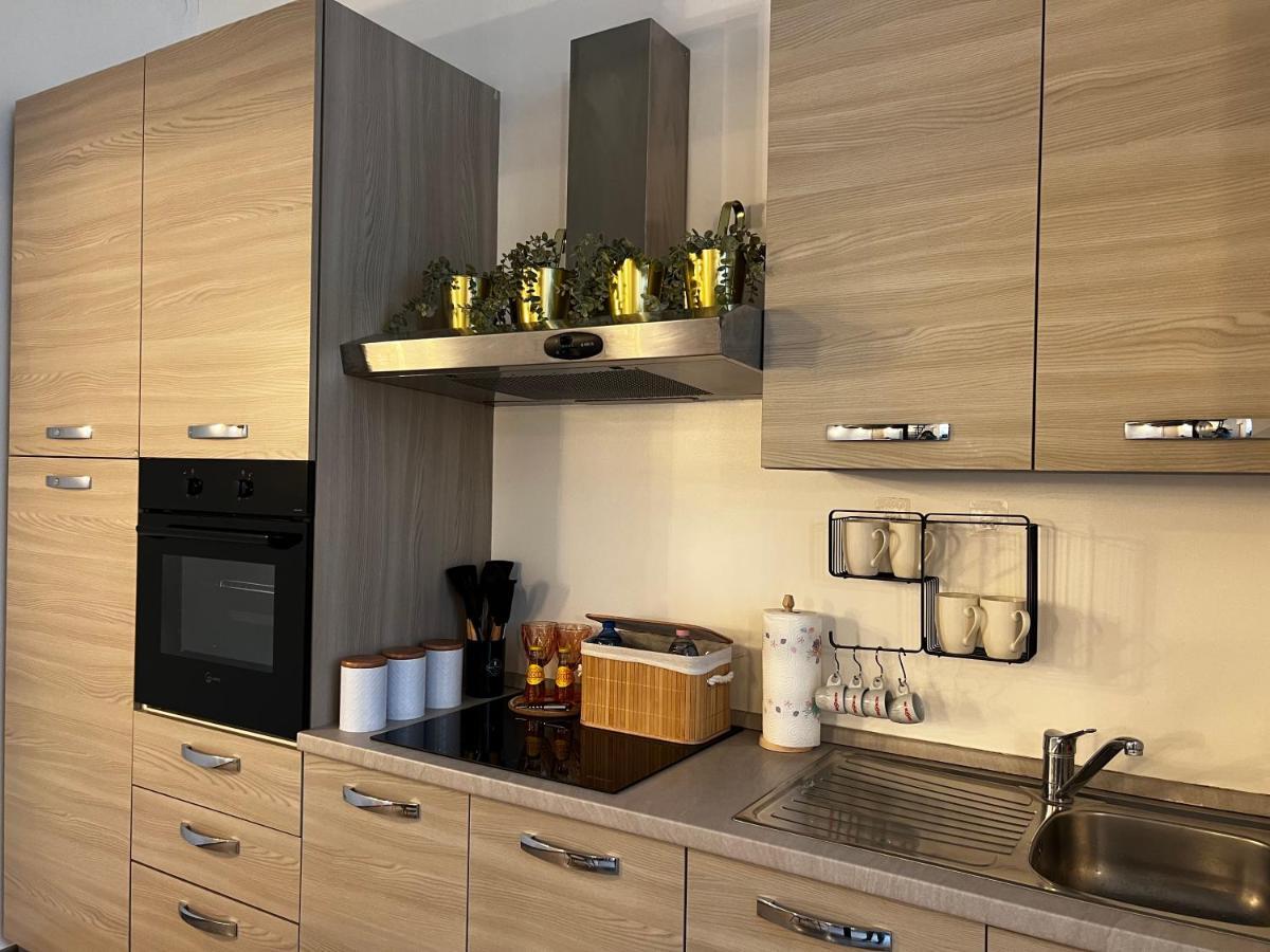 Regina Milano In Porta Romana 2 - Sky Tv, Wifi E Breakfast Box Apartment Luaran gambar