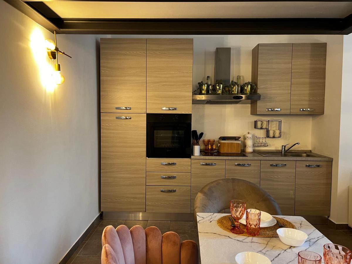 Regina Milano In Porta Romana 2 - Sky Tv, Wifi E Breakfast Box Apartment Luaran gambar